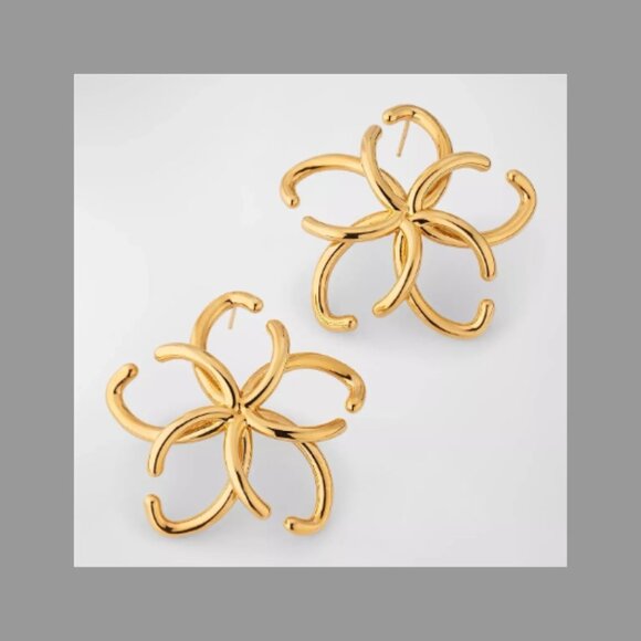Oscar de la Renta O Flower Hoop Earrings